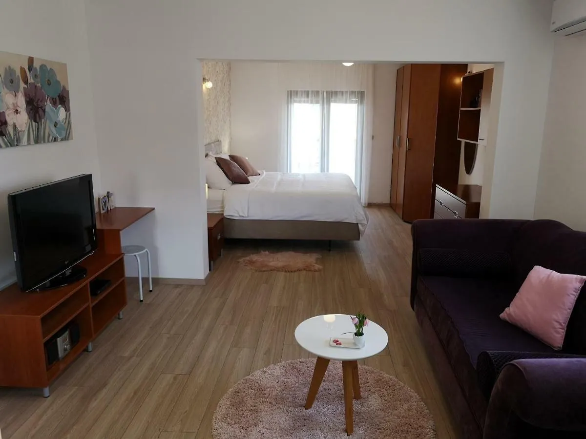 Apartments Olivia Kastela Croatia