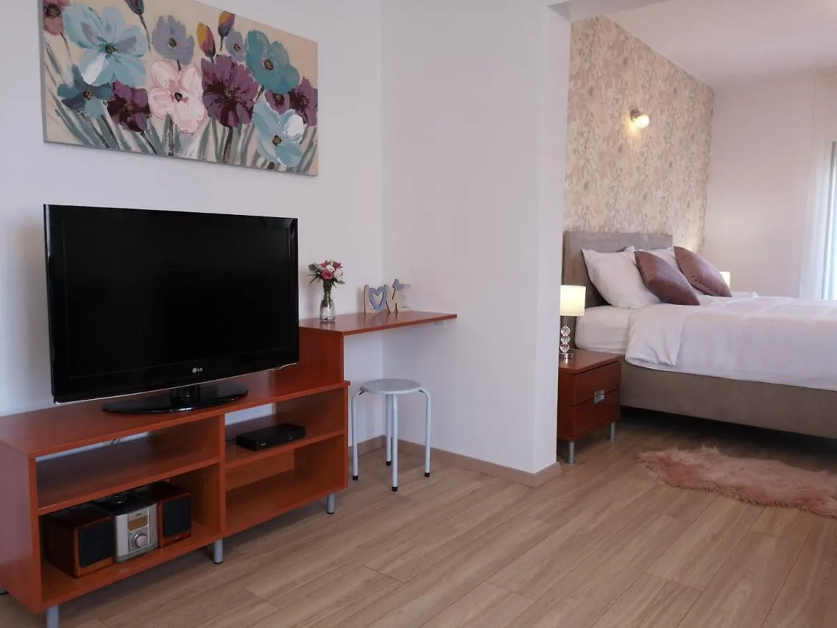 Apartments Olivia Kastela Croatia